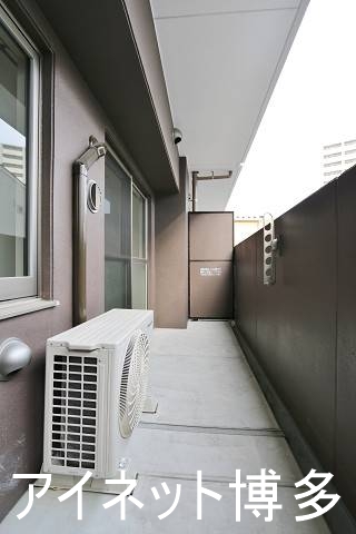 バルコニー　天気の良い日の洗濯物はこちらへ