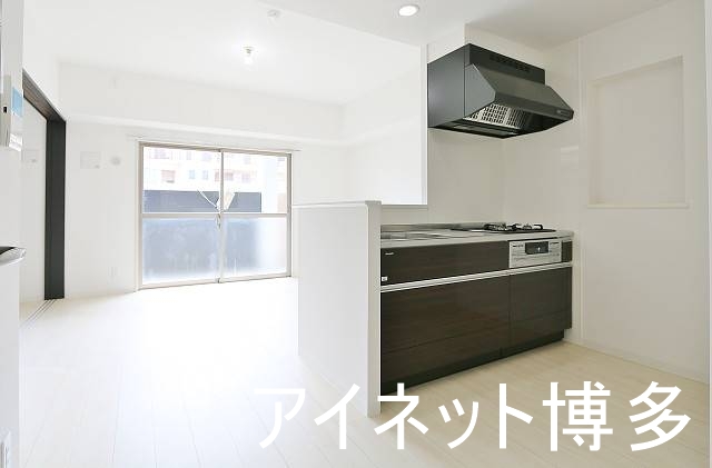 居室・リビング　11帖超えの広々リビング大き目の家具もおけちゃいます