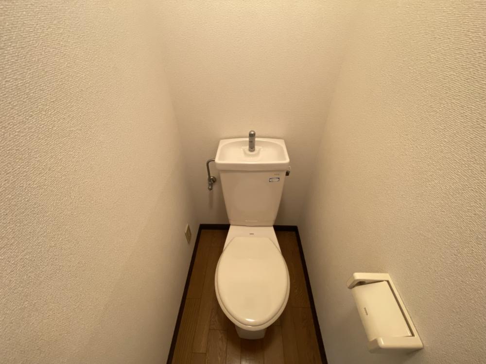 猪名寺ツーワンビルのトイレ写真