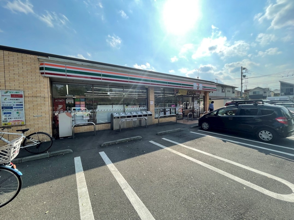 コンビニ　セブンイレブン 小平上水南町1丁目店（コンビニ）まで804m