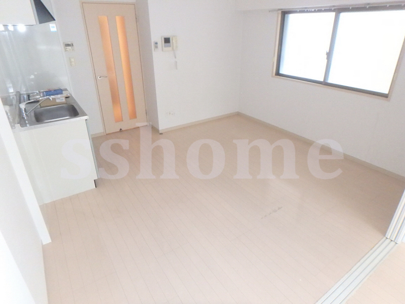 居室・リビング　きれいなお部屋です☆
