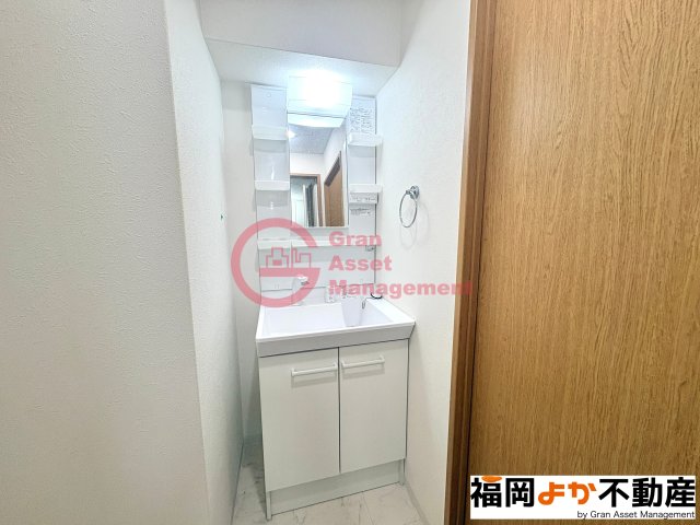 洗面設備　独立洗面台で身支度をすべて済ませてしまいましょう