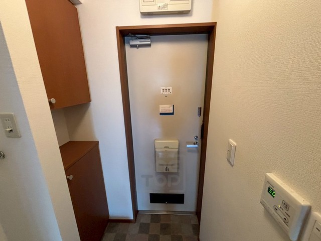 アビタシオン奈佐原A棟の玄関写真