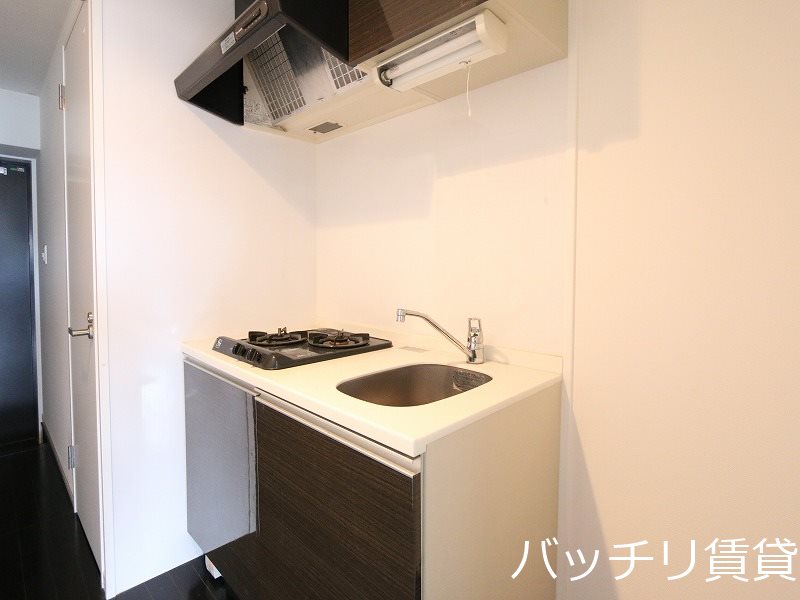 キッチン　別号室タイプの為、現状を優先致します。