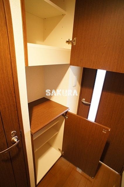 グリフィン新横浜・六番館の玄関写真