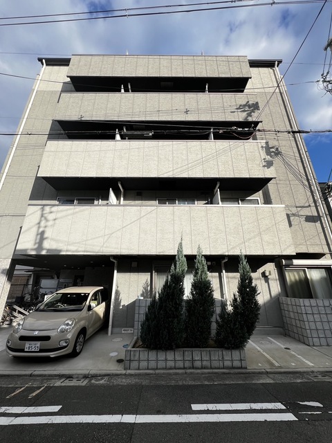エヌエムスワサントキャトルズの外観写真