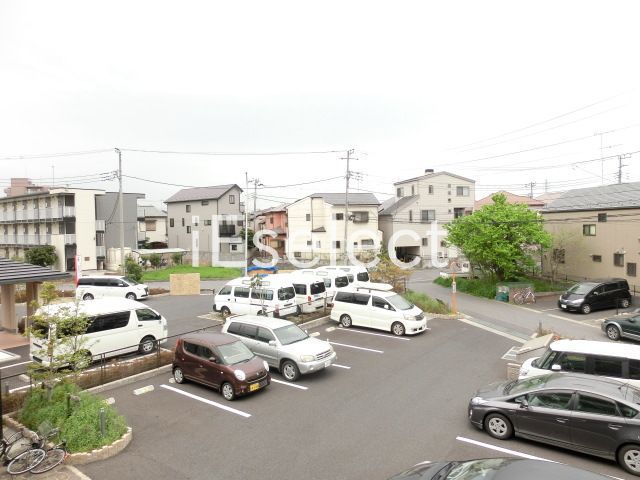 眺望　前面が駐車場で圧迫感ありませんね