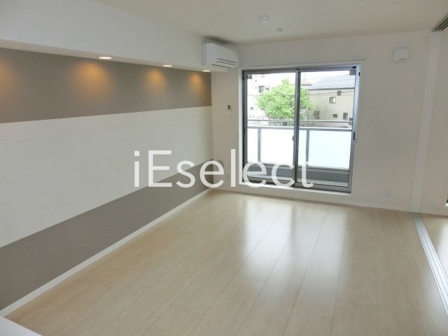 居室・リビング　ダウンライトがオシャレですね