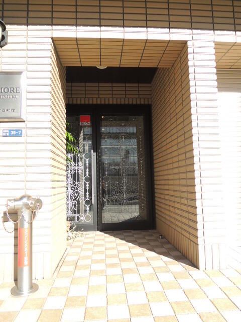 京王新線 初台駅 徒歩6分 12階建 築23年の外観写真