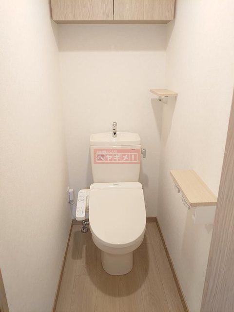 トイレ　※別号室の参考写真