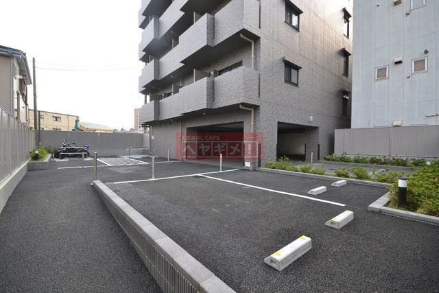 駐車場　同建物参考写真