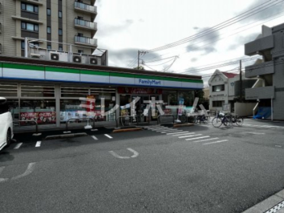 コンビニ　ファミリーマート　西六郷三丁目店（コンビニ）まで105m