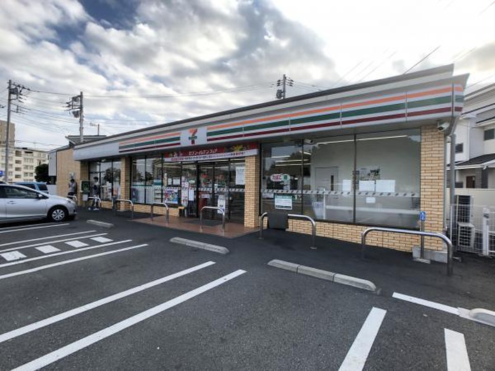 コンビニ　セブンイレブン　久里浜店（コンビニ）まで974m