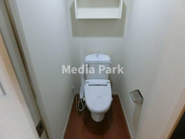 東急田園都市線 宮前平駅 徒歩20分 3階建 築16年のトイレ写真