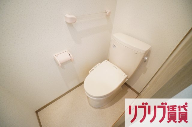 ＪＲ総武線 千葉駅 徒歩6分 9階建 築29年のトイレ写真
