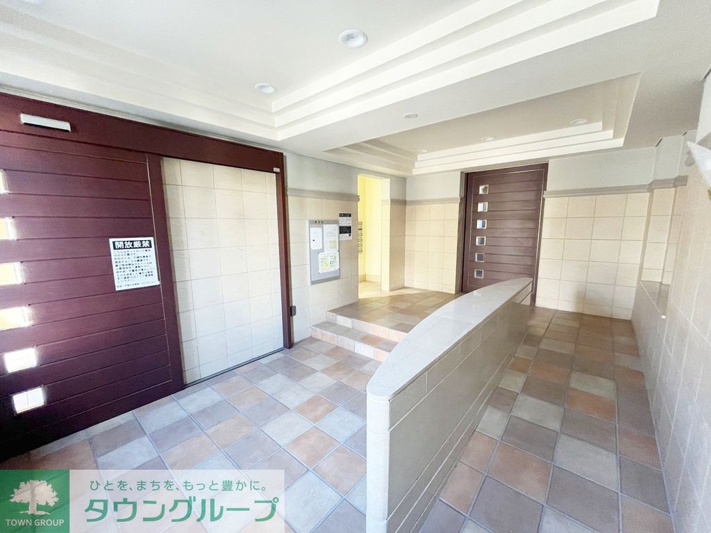 エントランス　★お部屋探しは株式会社タウンハウジング東京まで★