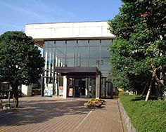 図書館　三鷹市立三鷹図書館（図書館）まで488m