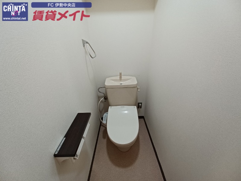 トイレ　別部屋反転画像参考
