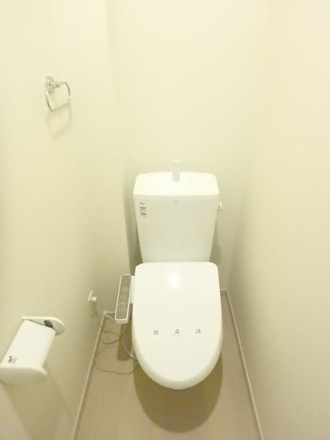 トイレ　ウォシュレット付き
