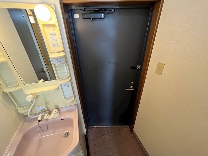 玄関　※他号室イメージ