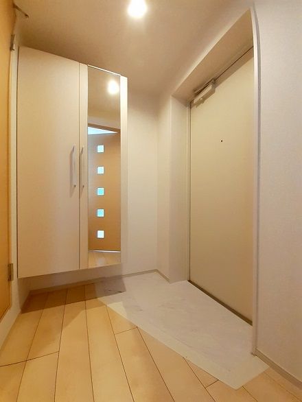 フォーシーズン西が丘の玄関写真