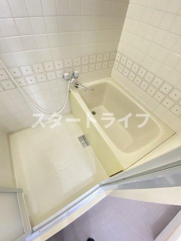 地下鉄御堂筋線 東三国駅 徒歩15分 7階建 築42年の風呂写真