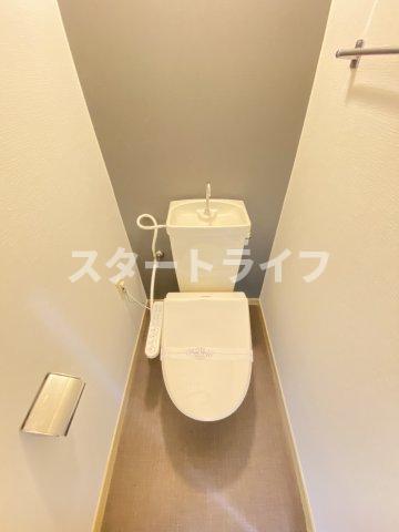 地下鉄御堂筋線 東三国駅 徒歩15分 7階建 築42年のトイレ写真