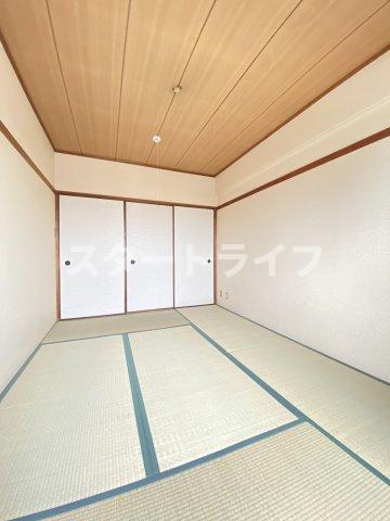 地下鉄御堂筋線 東三国駅 徒歩15分 7階建 築42年の内装写真