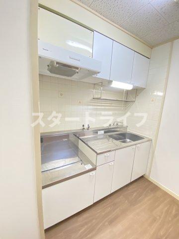 地下鉄御堂筋線 東三国駅 徒歩15分 7階建 築42年のキッチン写真