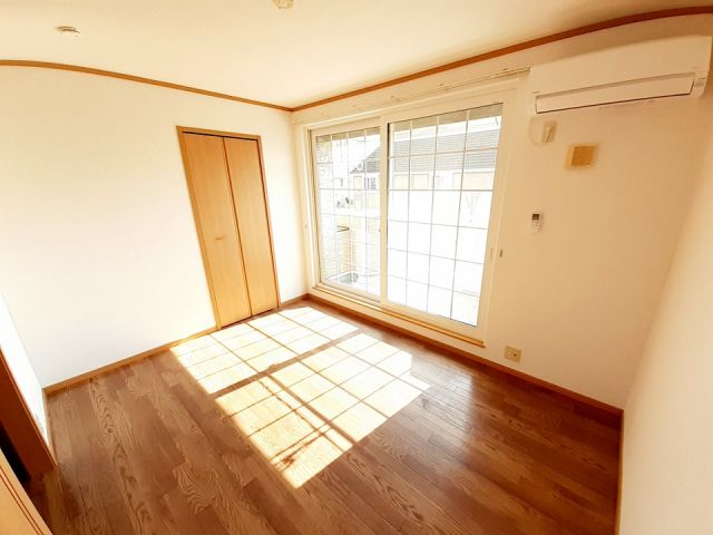 セトルエレガンBの居間写真