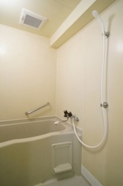 バス・シャワールーム　同物件別部屋写真（実際は現況を優先致します）
