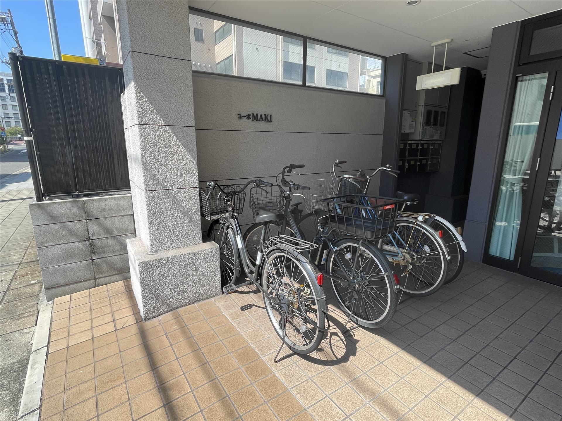 エントランス　建物入口です♪