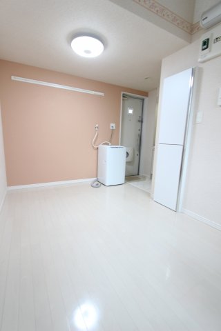 居室・リビング　同アパートの参考写真です。