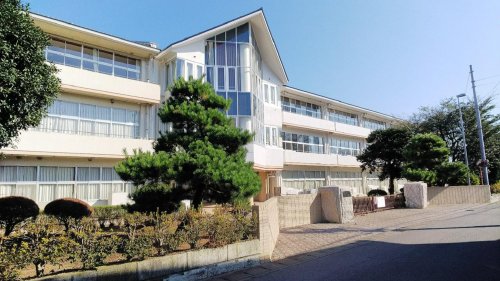 中学校　下野市立南河内中学校（中学校）まで924m
