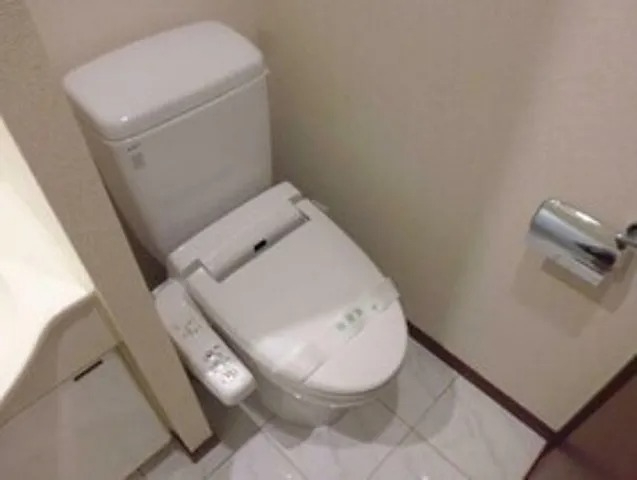 湘南新宿ライン高海 新宿駅 徒歩12分 16階建 築21年のトイレ写真