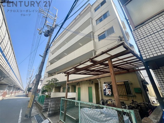 建物外観　敷地内に駐輪場があります♪