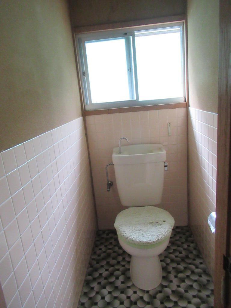 前田アパートのトイレ写真
