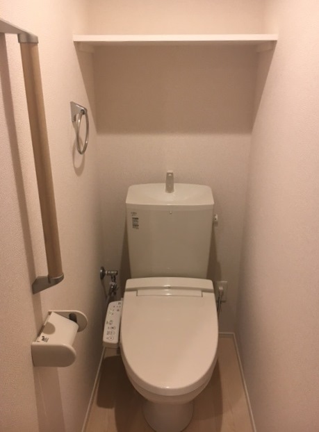 トイレ　※反転タイプの写真を使用しています。