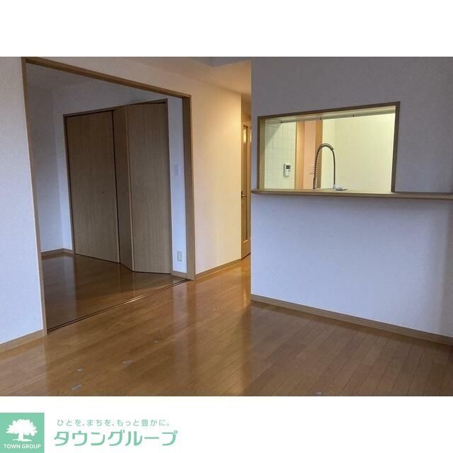 アムール横浜の居間写真