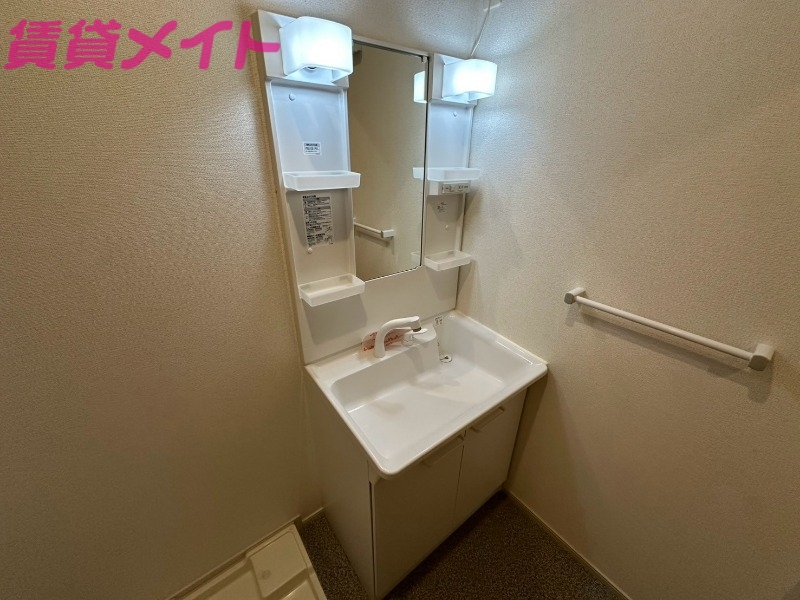 洗面設備　同型参考写真