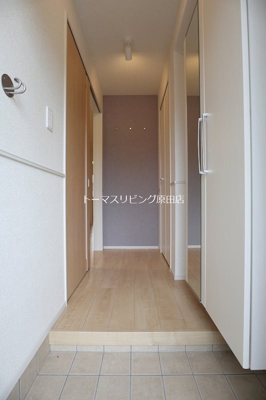 玄関　101号室写真