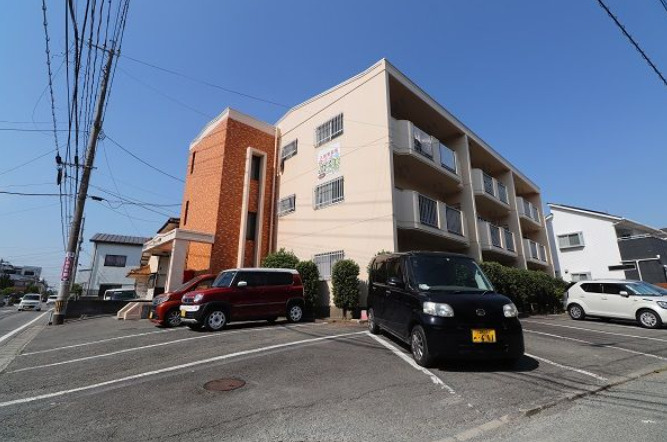 建物外観　外観は落ち着いています