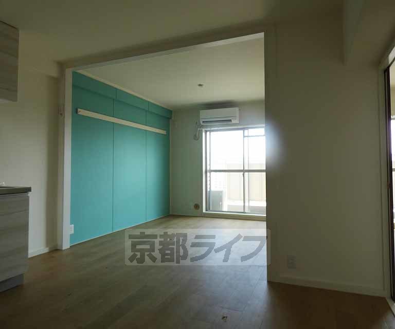 ベルヴィタウン京都伏見の居間写真