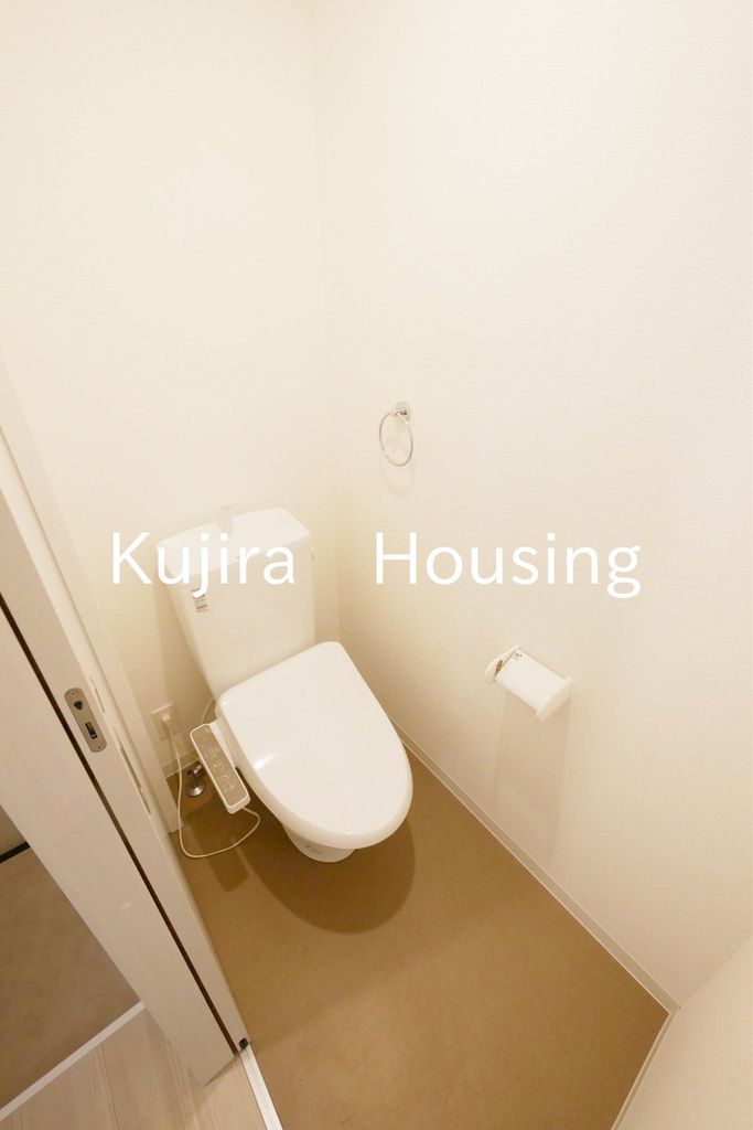 埼玉新都市交通伊奈線 鉄道博物館駅 徒歩8分 3階建 新築のトイレ写真