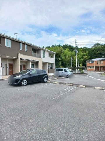 駐車場　車をお持ちの方に嬉しい駐車場付きの物件です