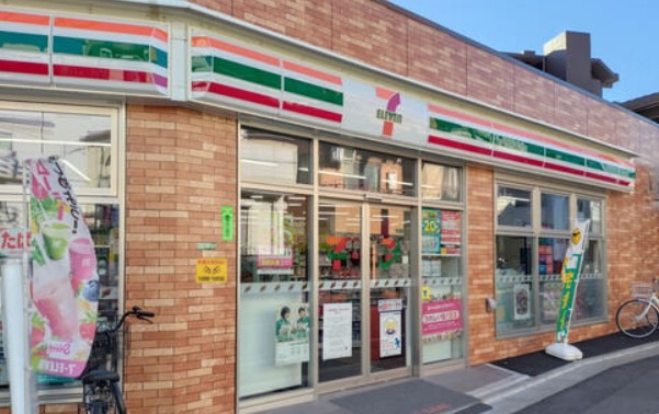 コンビニ　セブンイレブン千住宮元町店（コンビニ）まで2059m