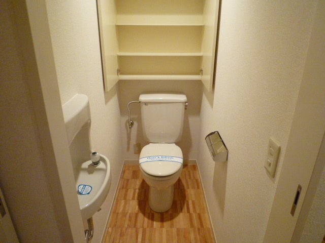 トイレ　※このお写真は同物件の別のお部屋のお写真です。現状優先。