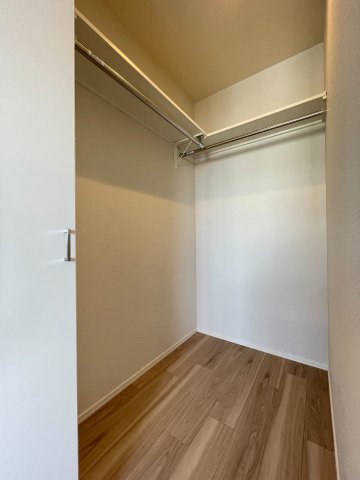 収納　※同号室別部屋参考写真です。ウォークインクロゼット♪