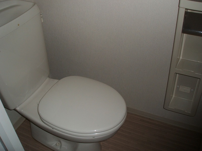 ＪＲ本四備讃線 児島駅 徒歩12分 2階建 築27年のトイレ写真