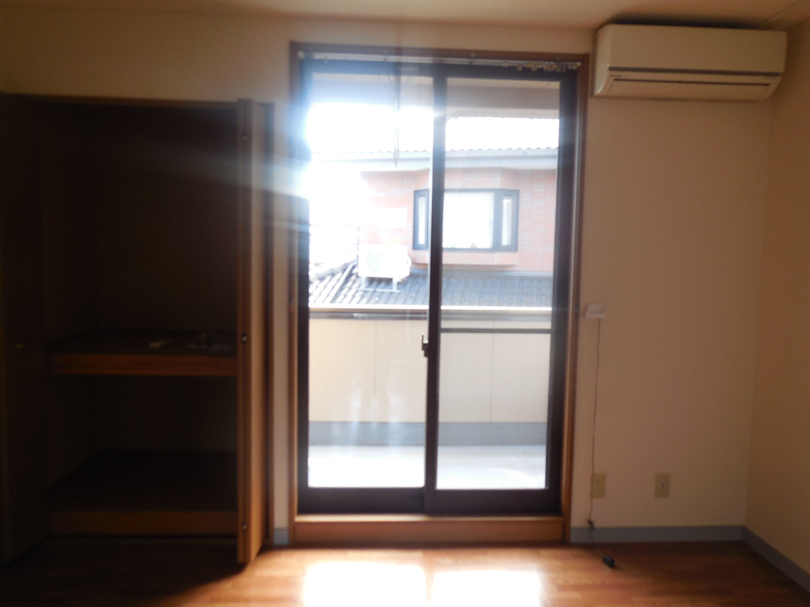 居室・リビング　203号室参照